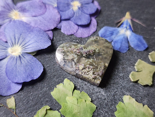 Garden moss agate heart