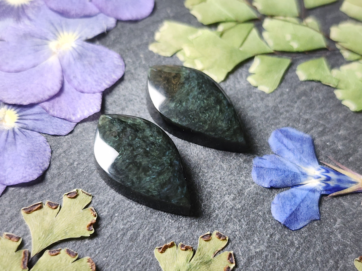 Velvet obsidian pair