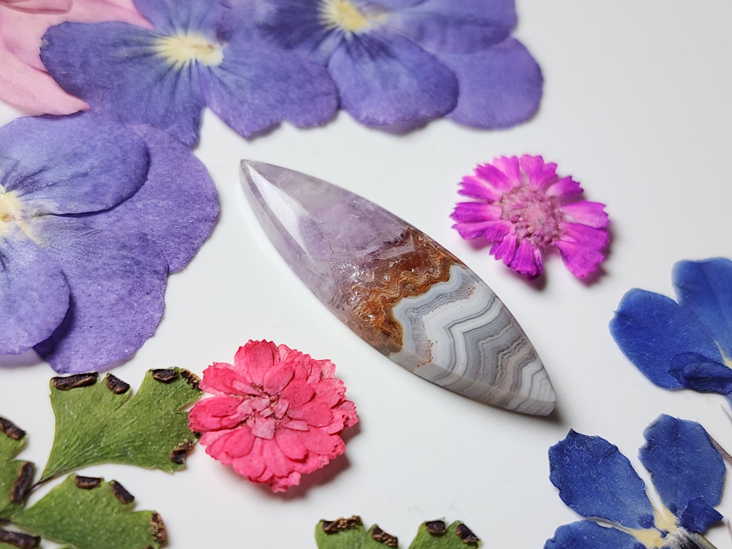 Amethyst lace agate