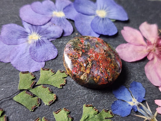 Clear Creek plasma agate with red cinnabar