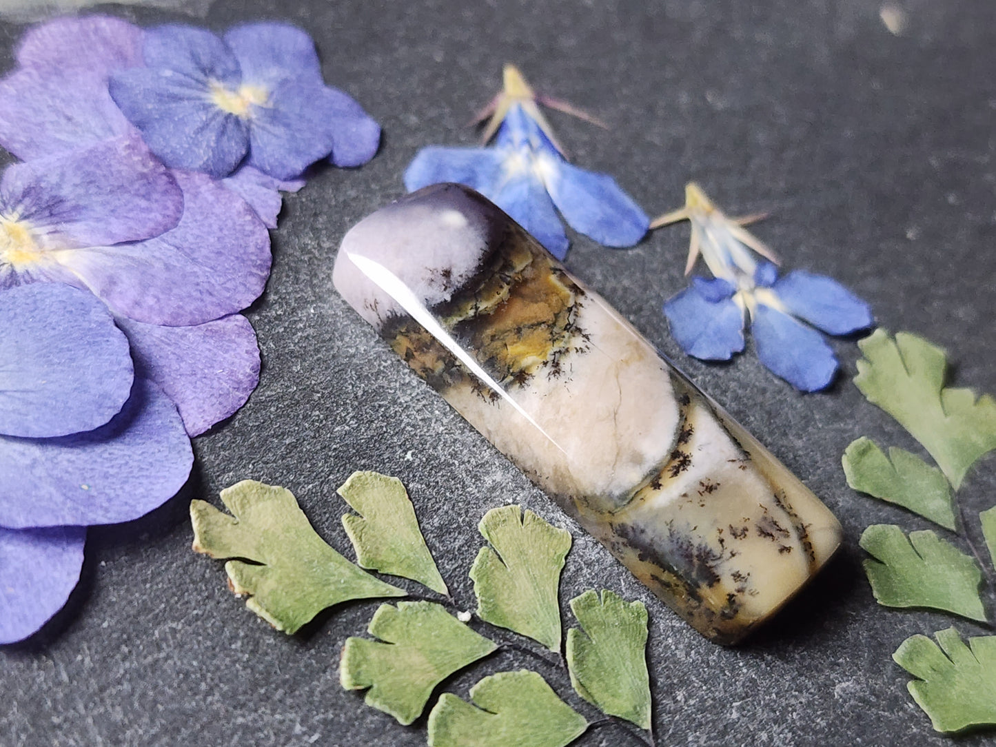 Amethyst sage agate