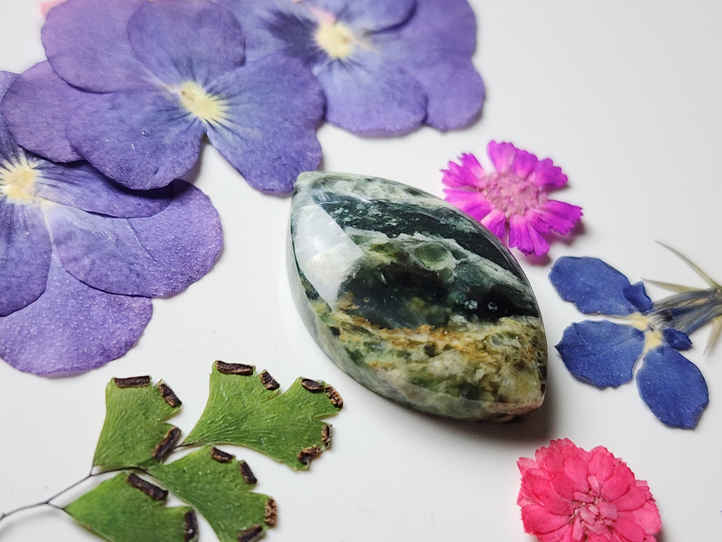 Clear Creek plasma agate
