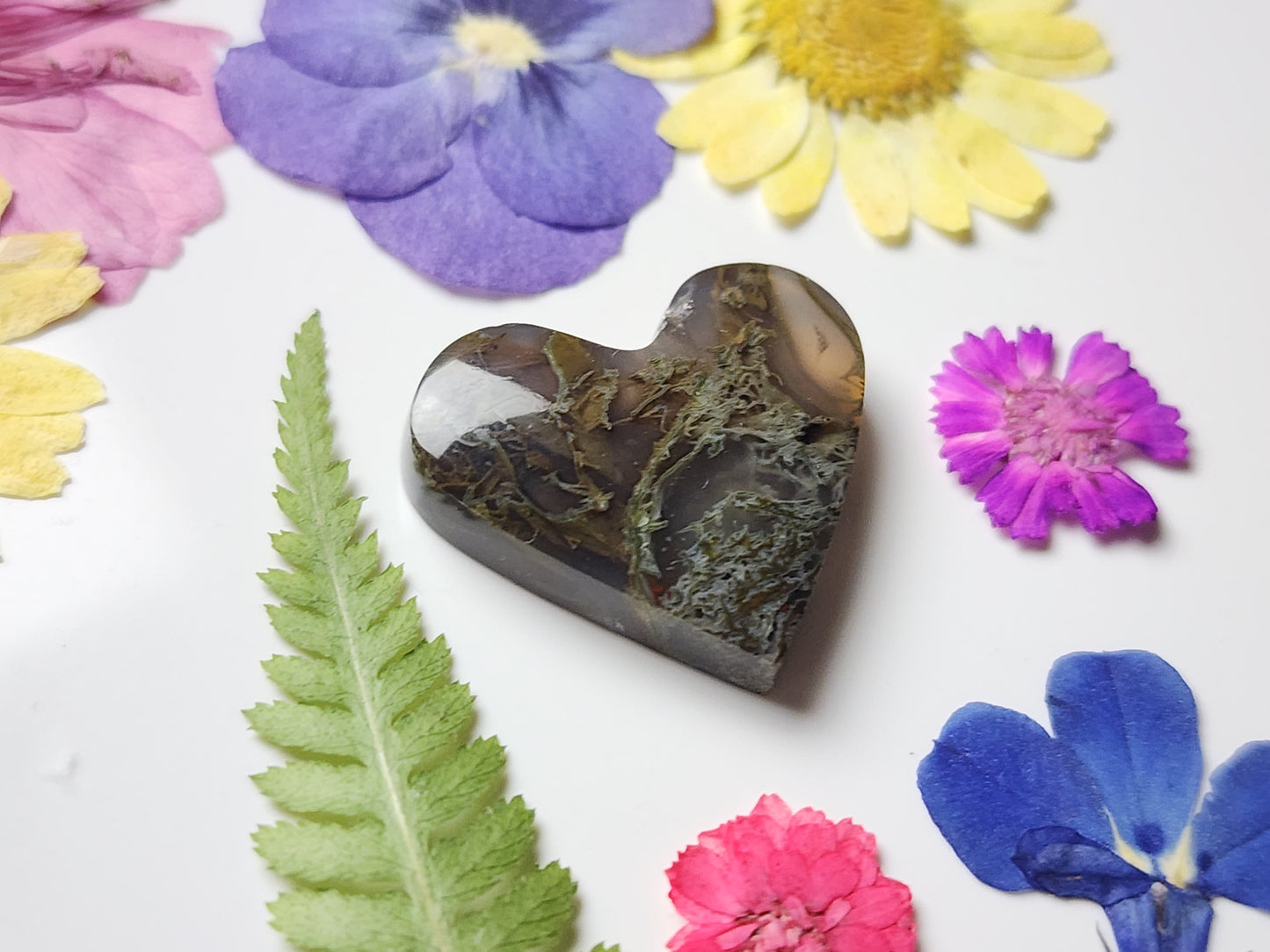 Oregon Moss agate heart