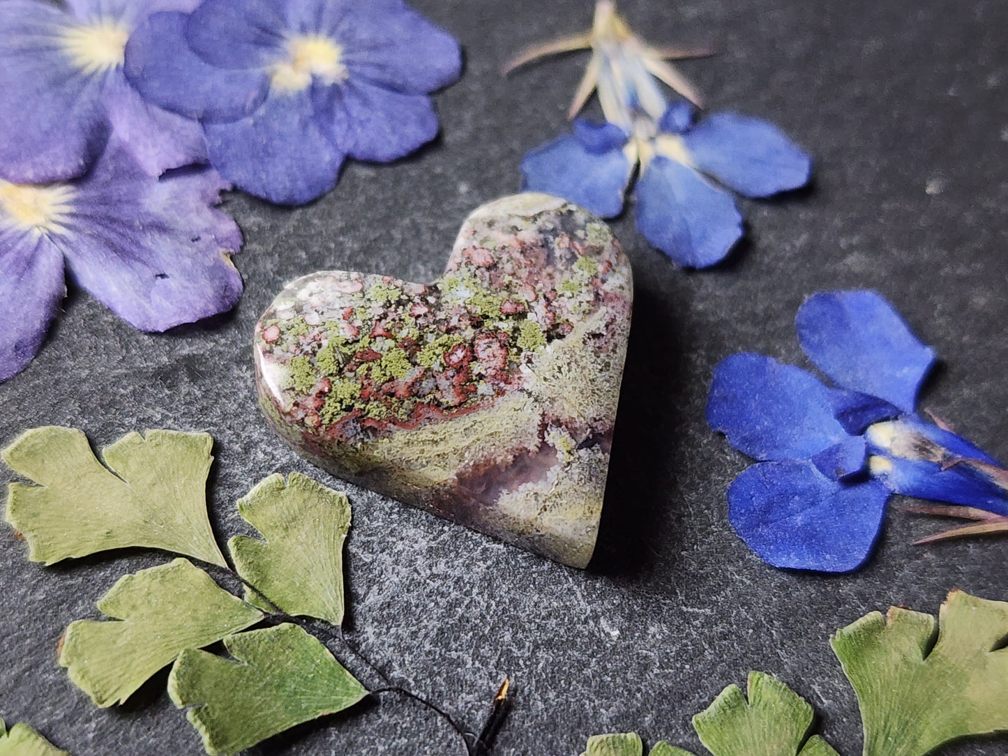 Garden Moss agate heart