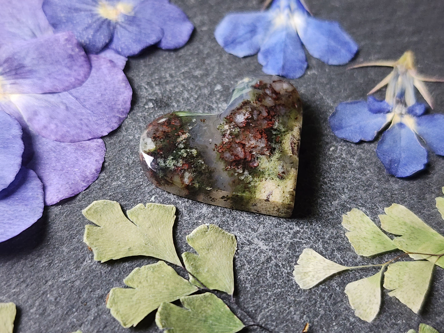 Garden Moss agate heart