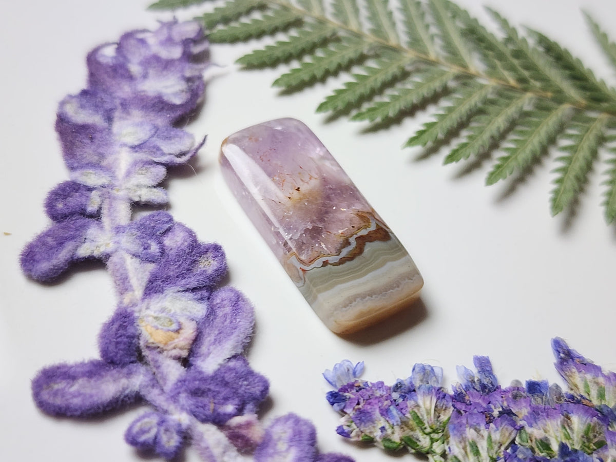 Amethyst lace agate