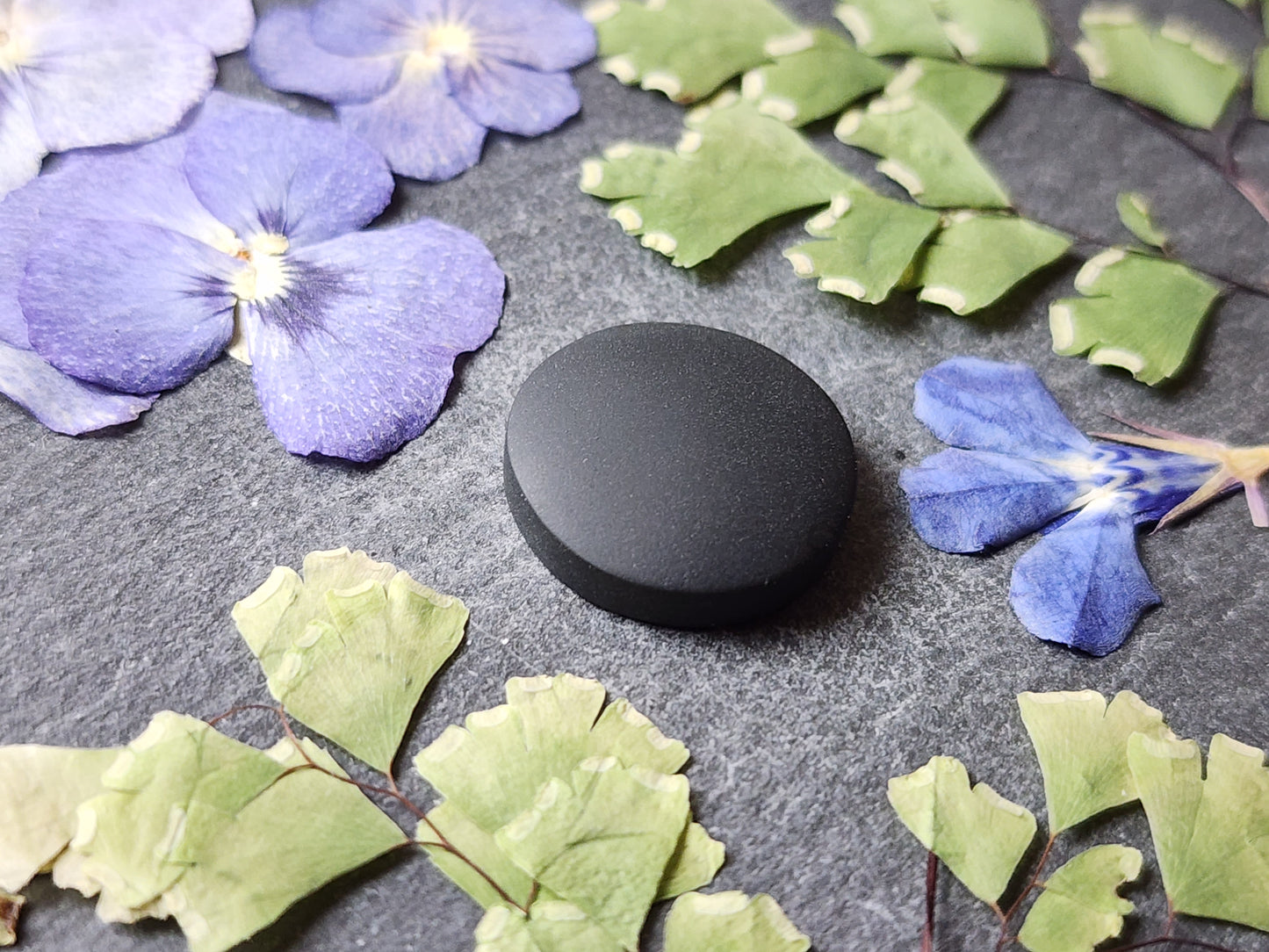 Black jade Actinolite (Matte)