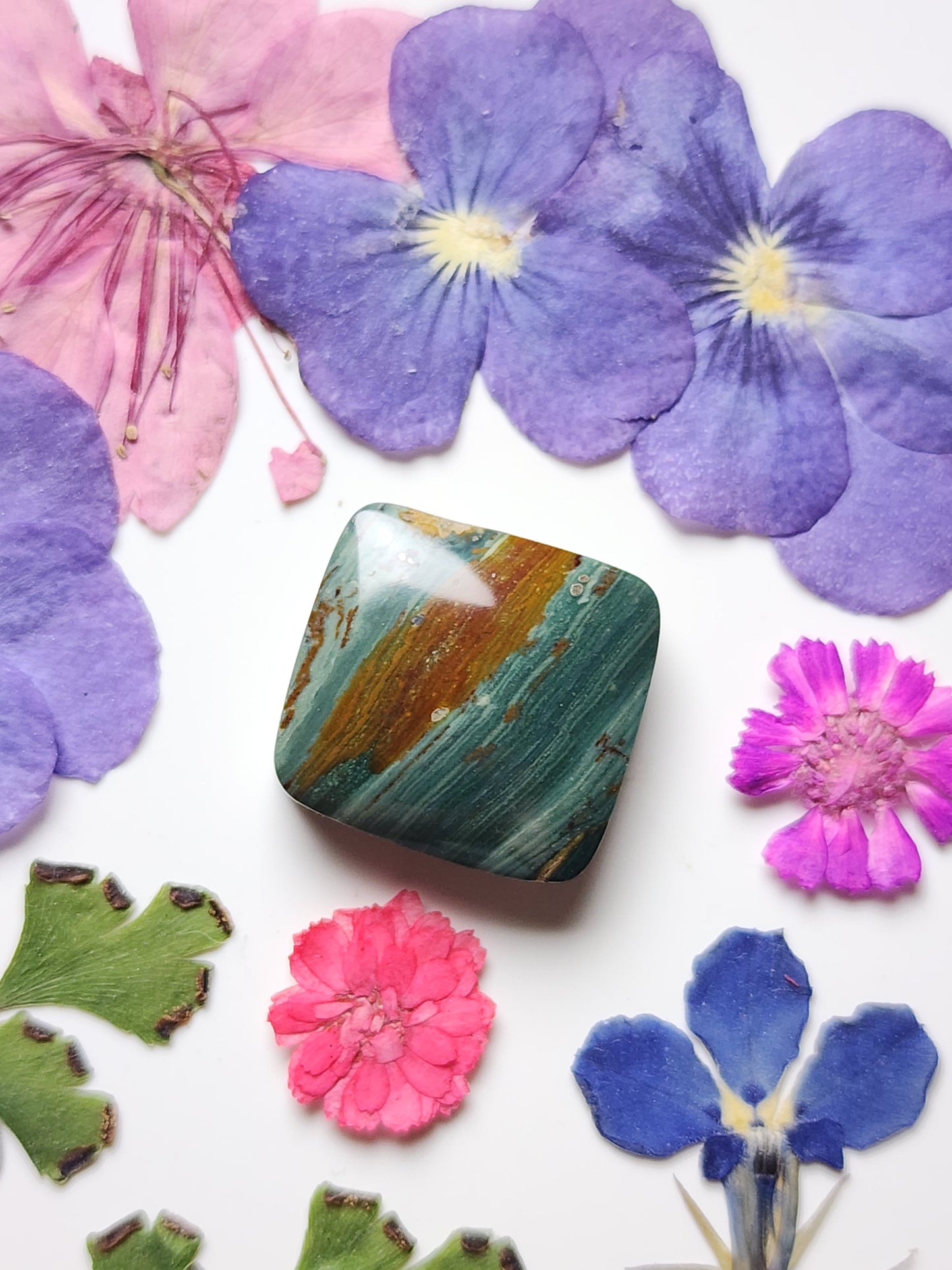 Gary green jasper/ Larsonite
