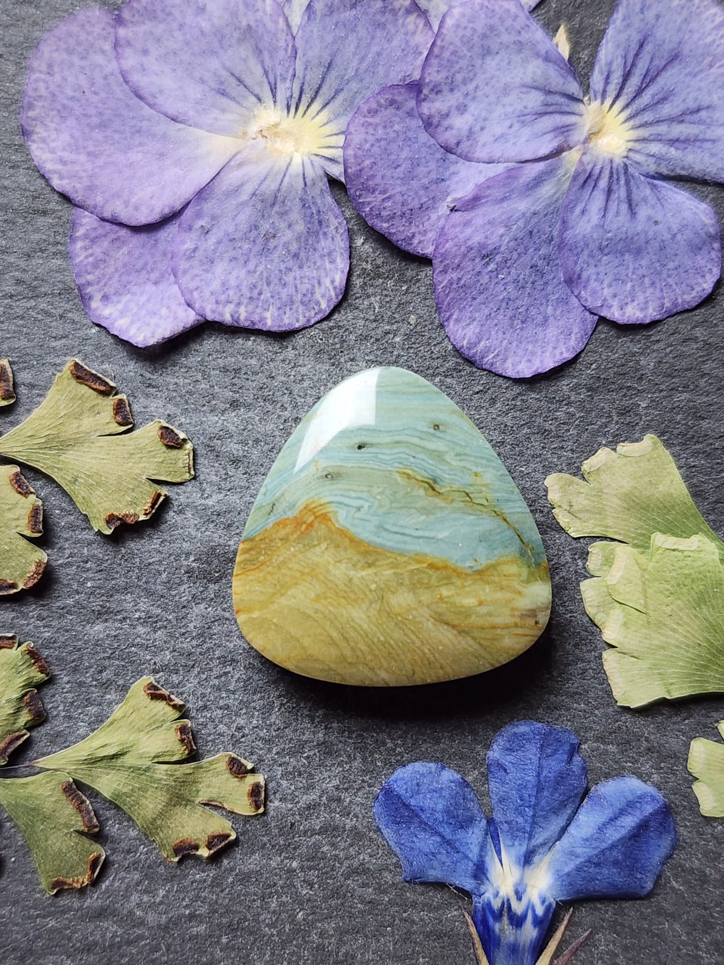 Gary green jasper/ Larsonite