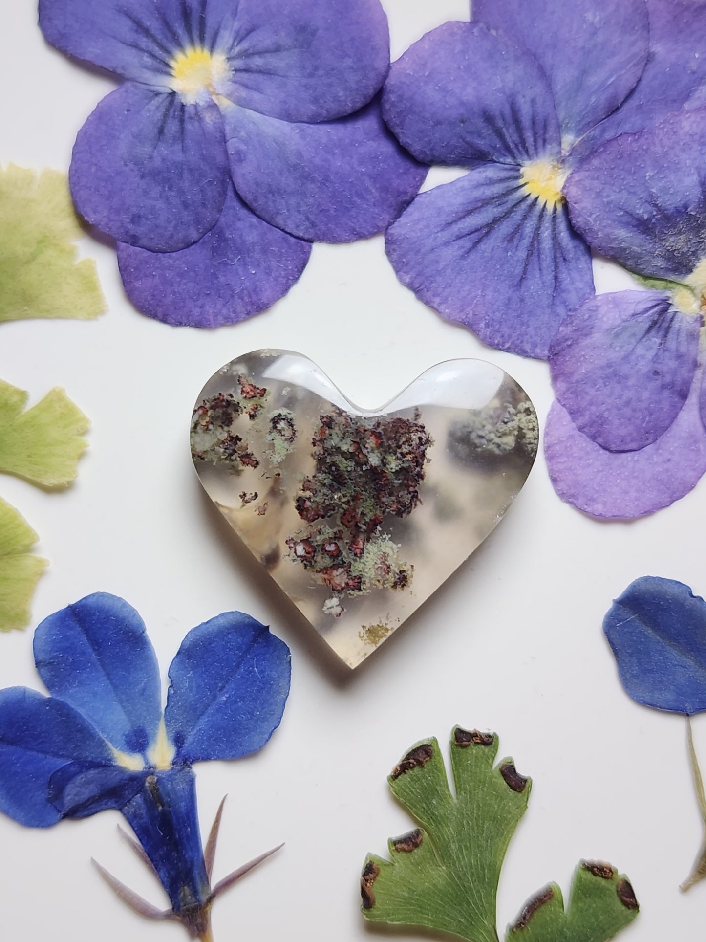Garden moss agate heart
