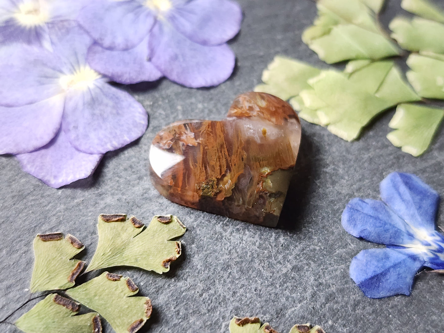 Priday Thunderegg moss agate heart