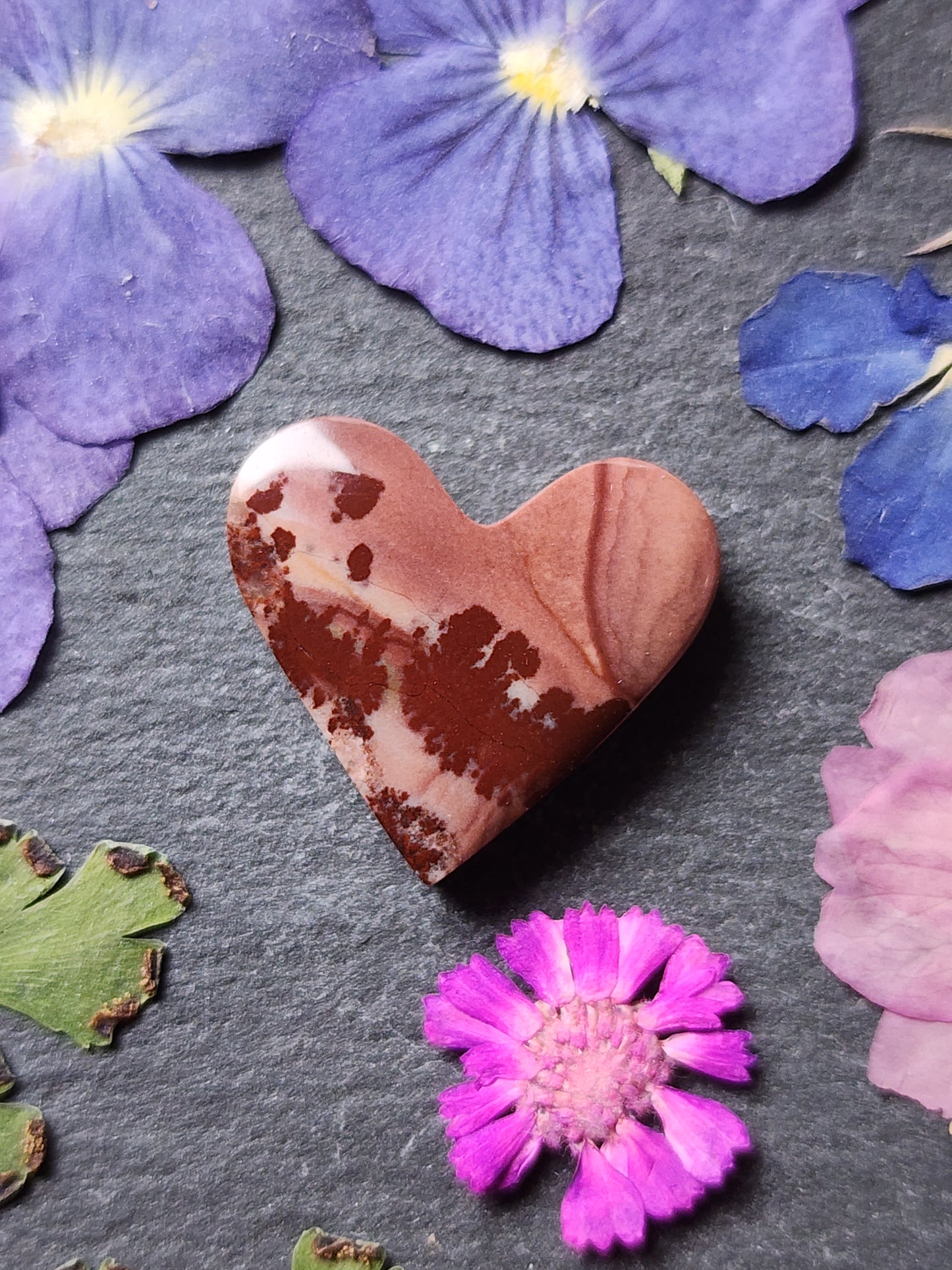 Mimbres Valley Apache Dendritic Rhyolite heart