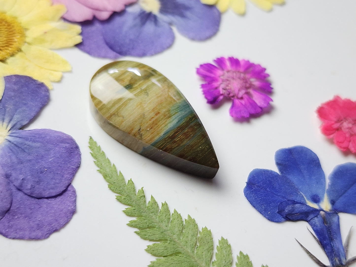 Gary Green jasper / Larsonite