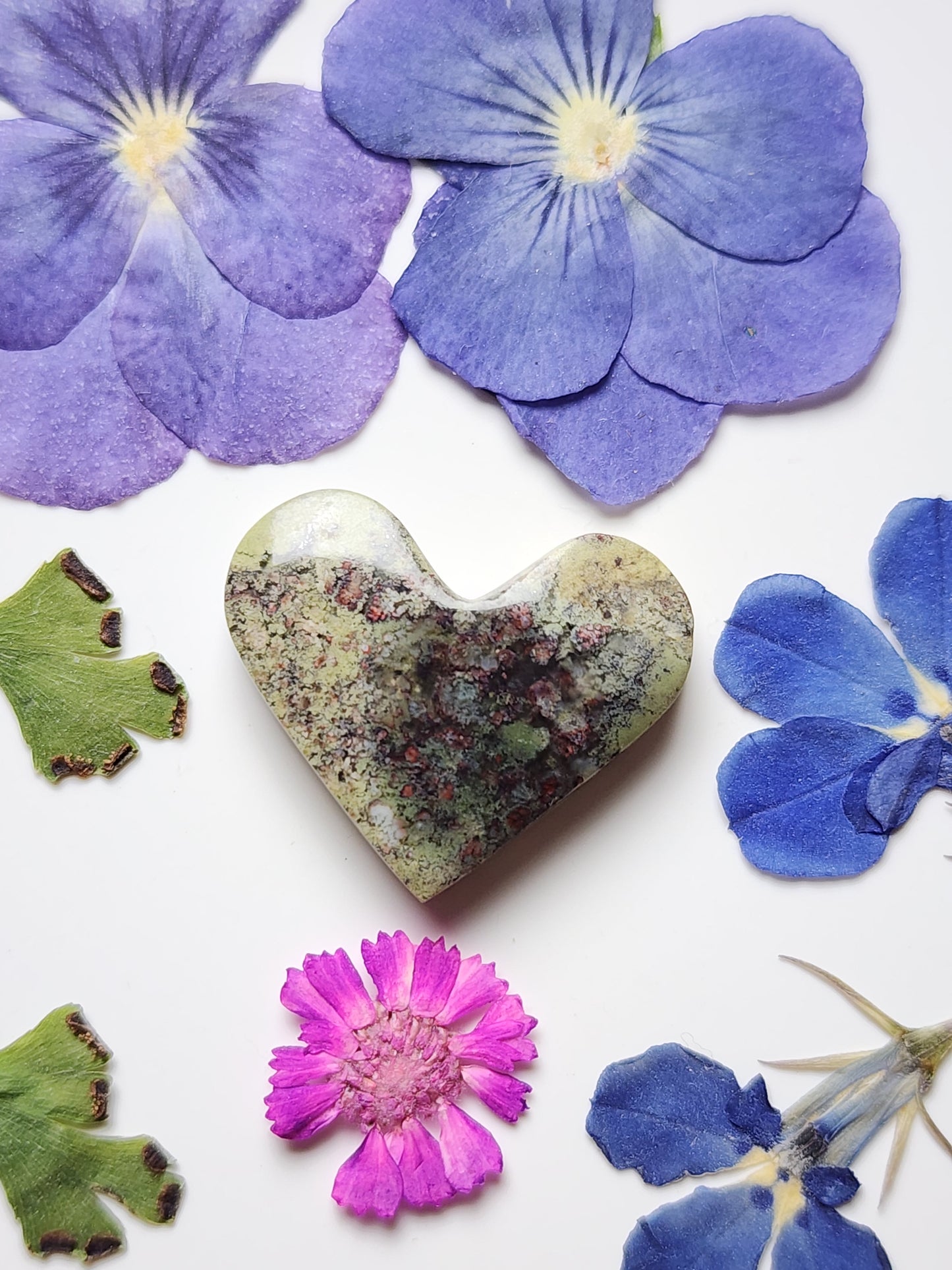 Garden Moss agate heart