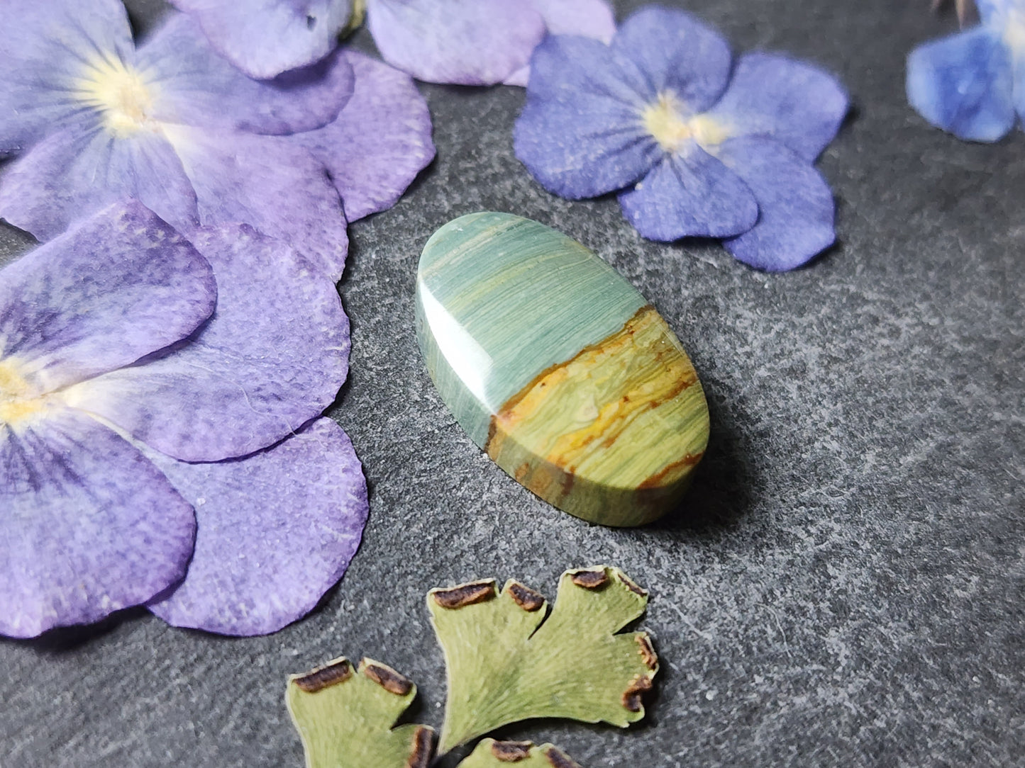 Gary green jasper/ Larsonite