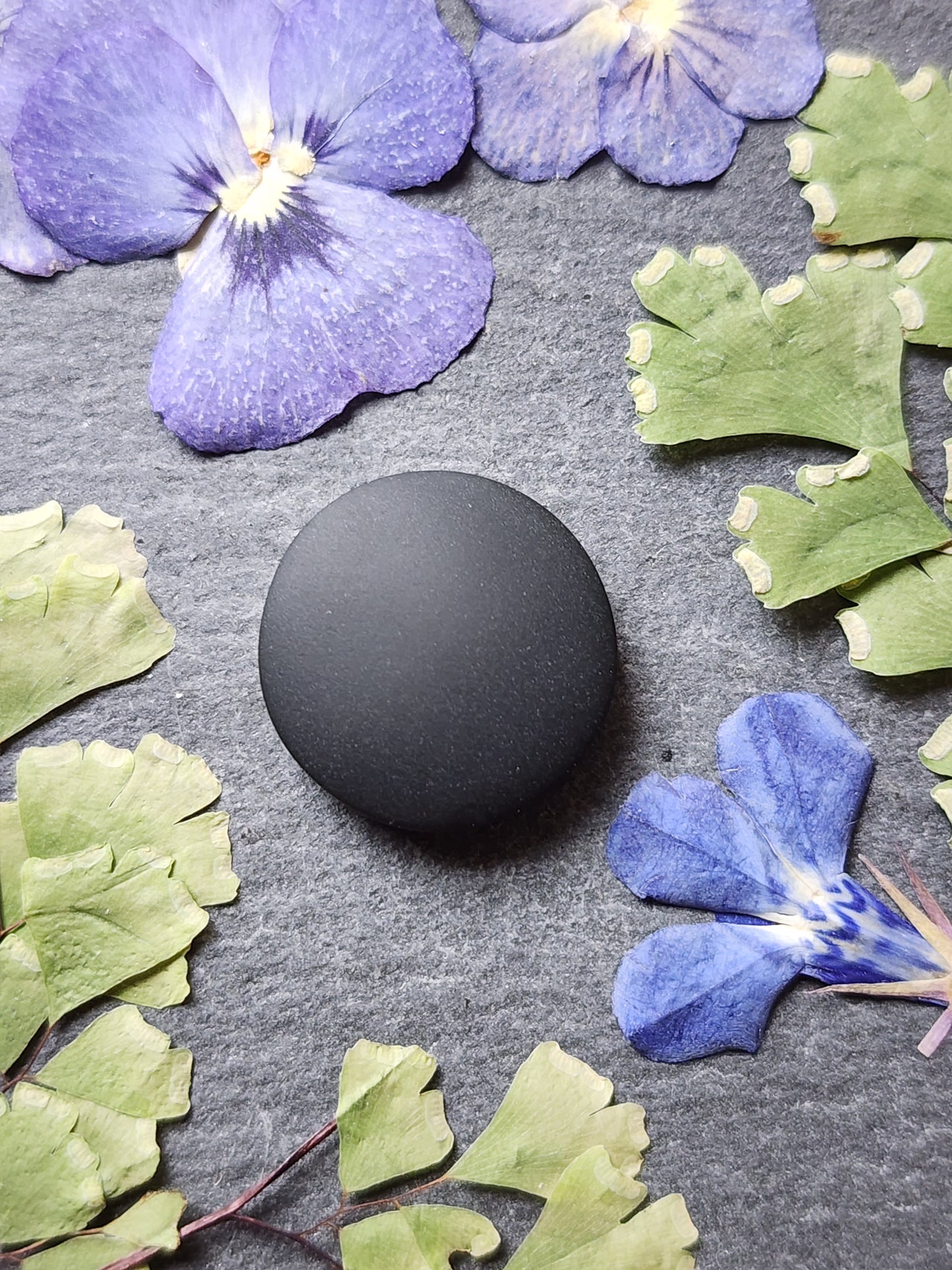 Black jade Actinolite (Matte)