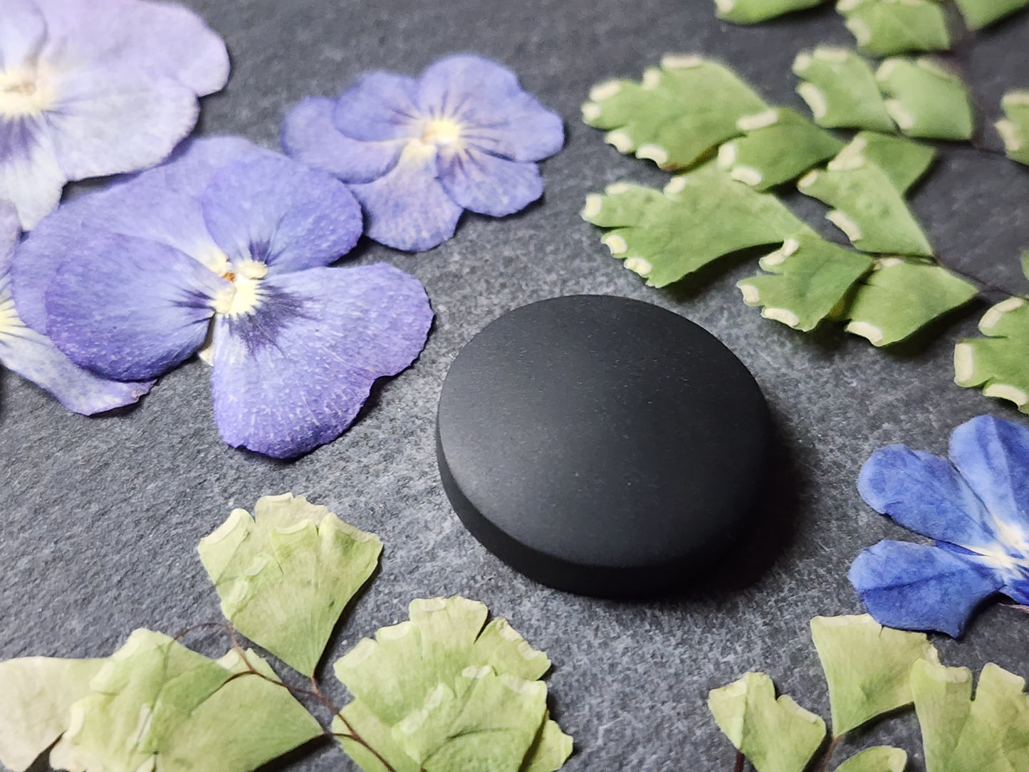 Black jade Actinolite (Matte)