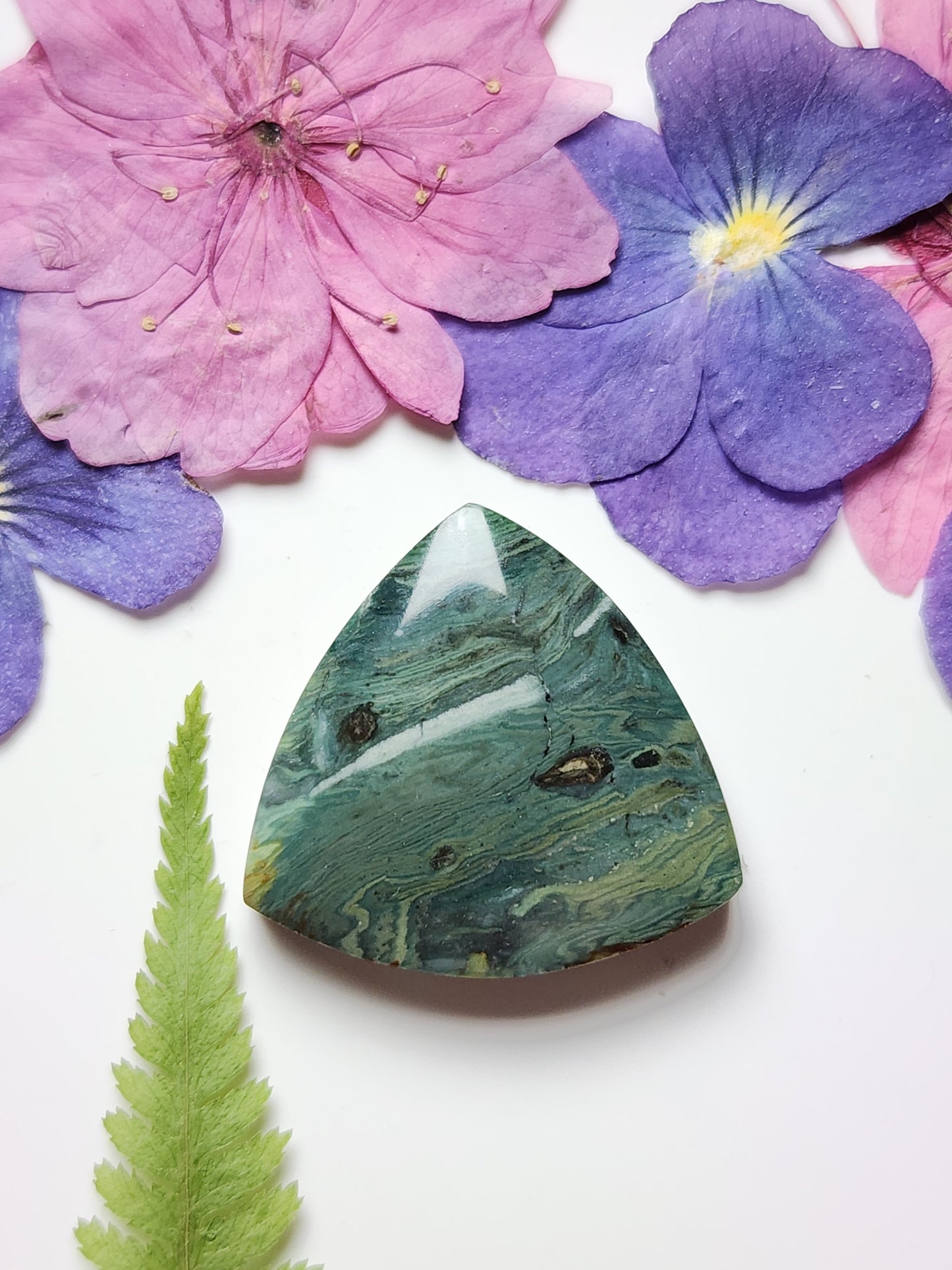 Gary green jasper/ Larsonite