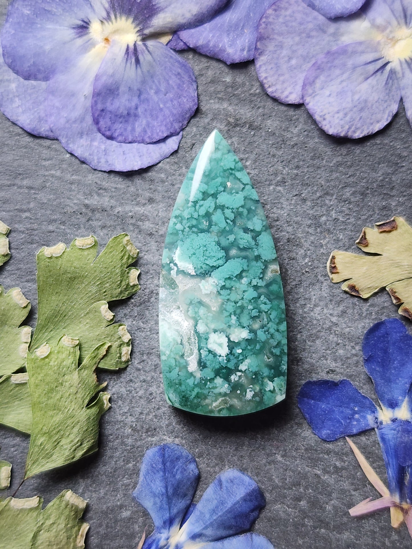Mtorolite with druzy pocket