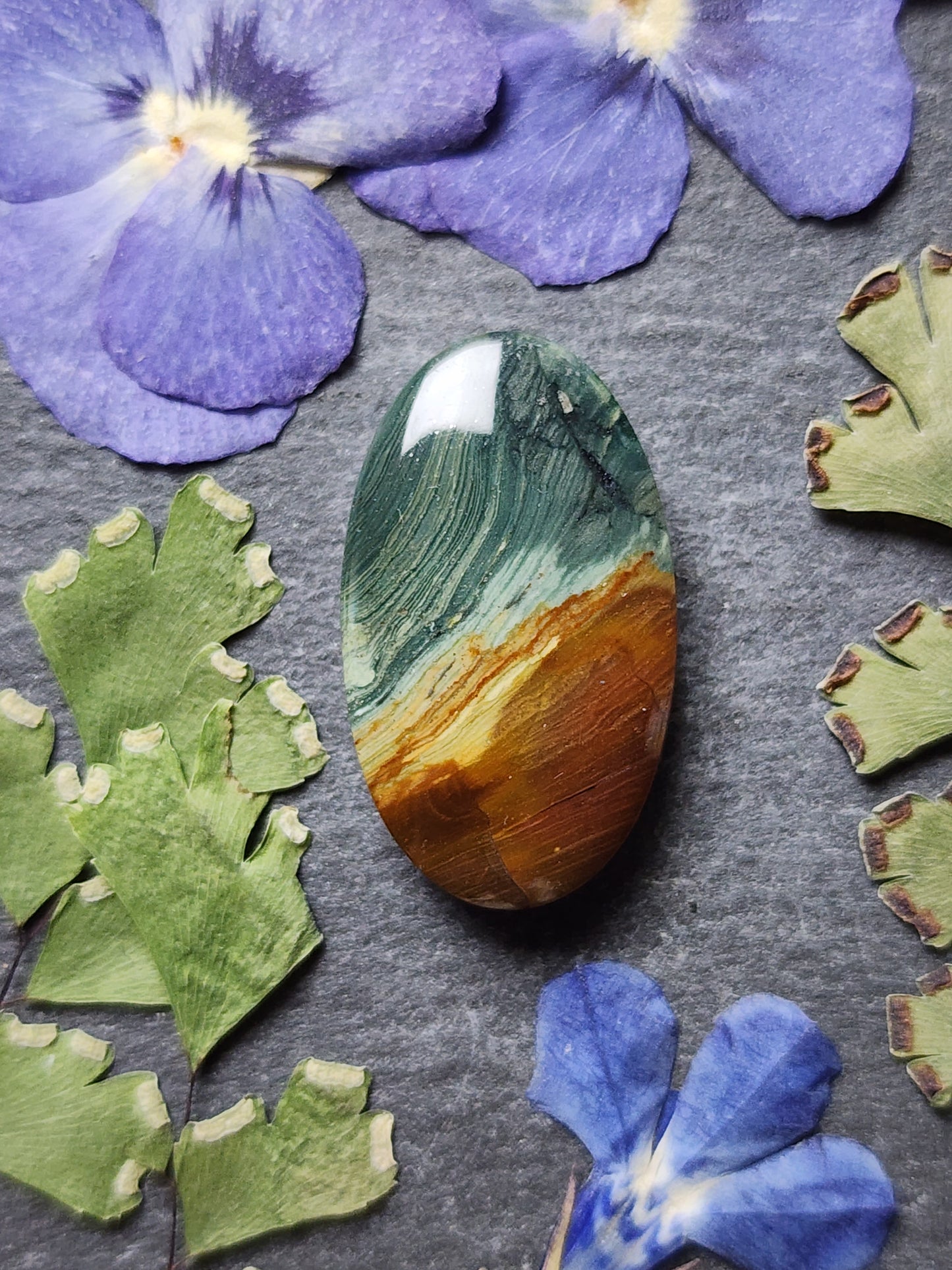 Gary green jasper/Larsonite