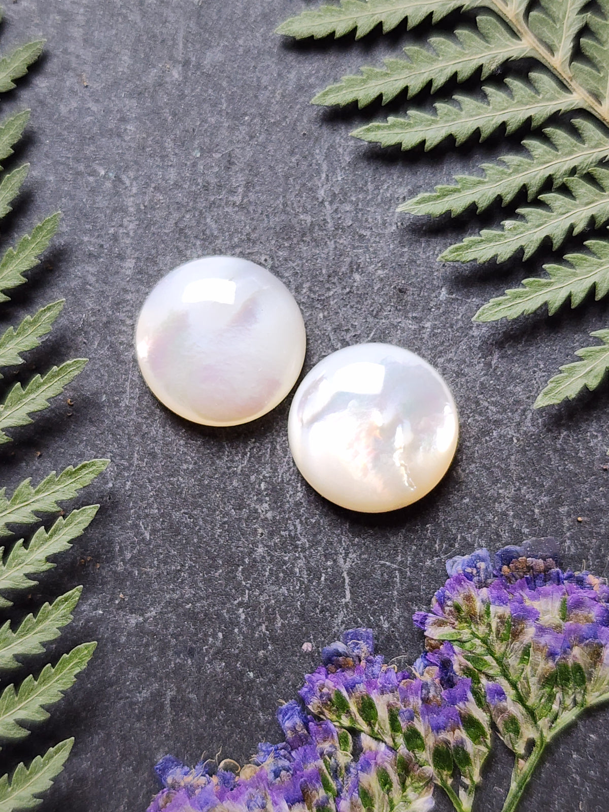 Mother of pearl pair (A1)