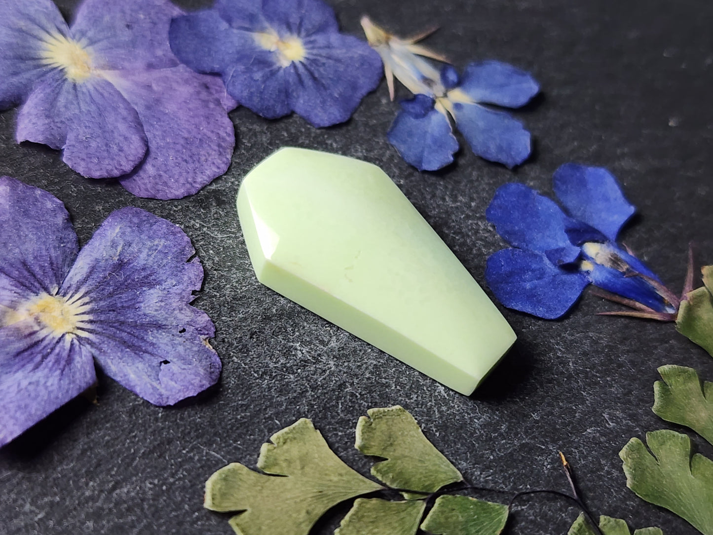 Lemon / Citron Chrysoprase coffin