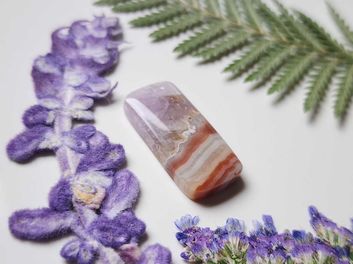 Amethyst lace agate