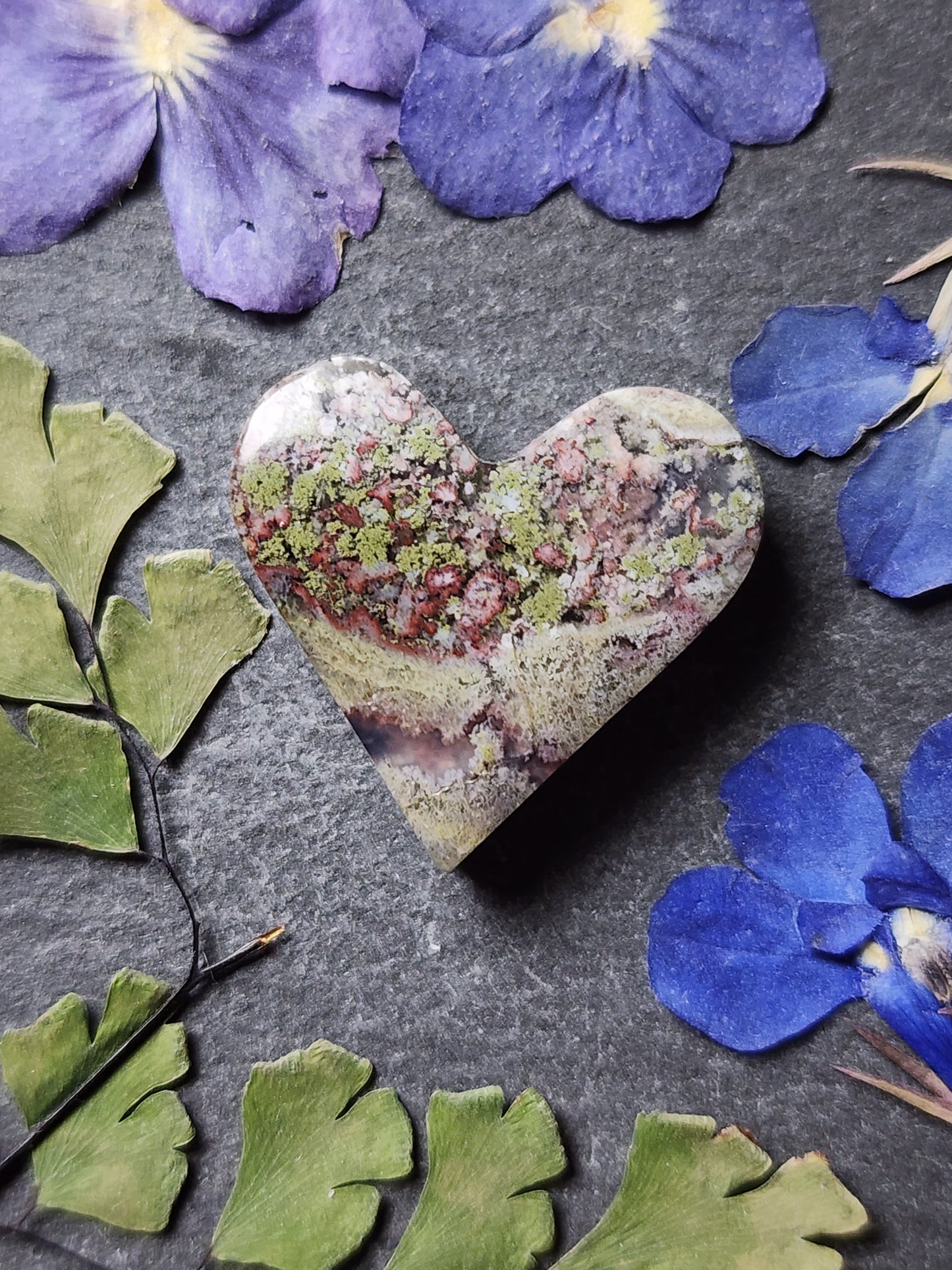 Garden Moss agate heart
