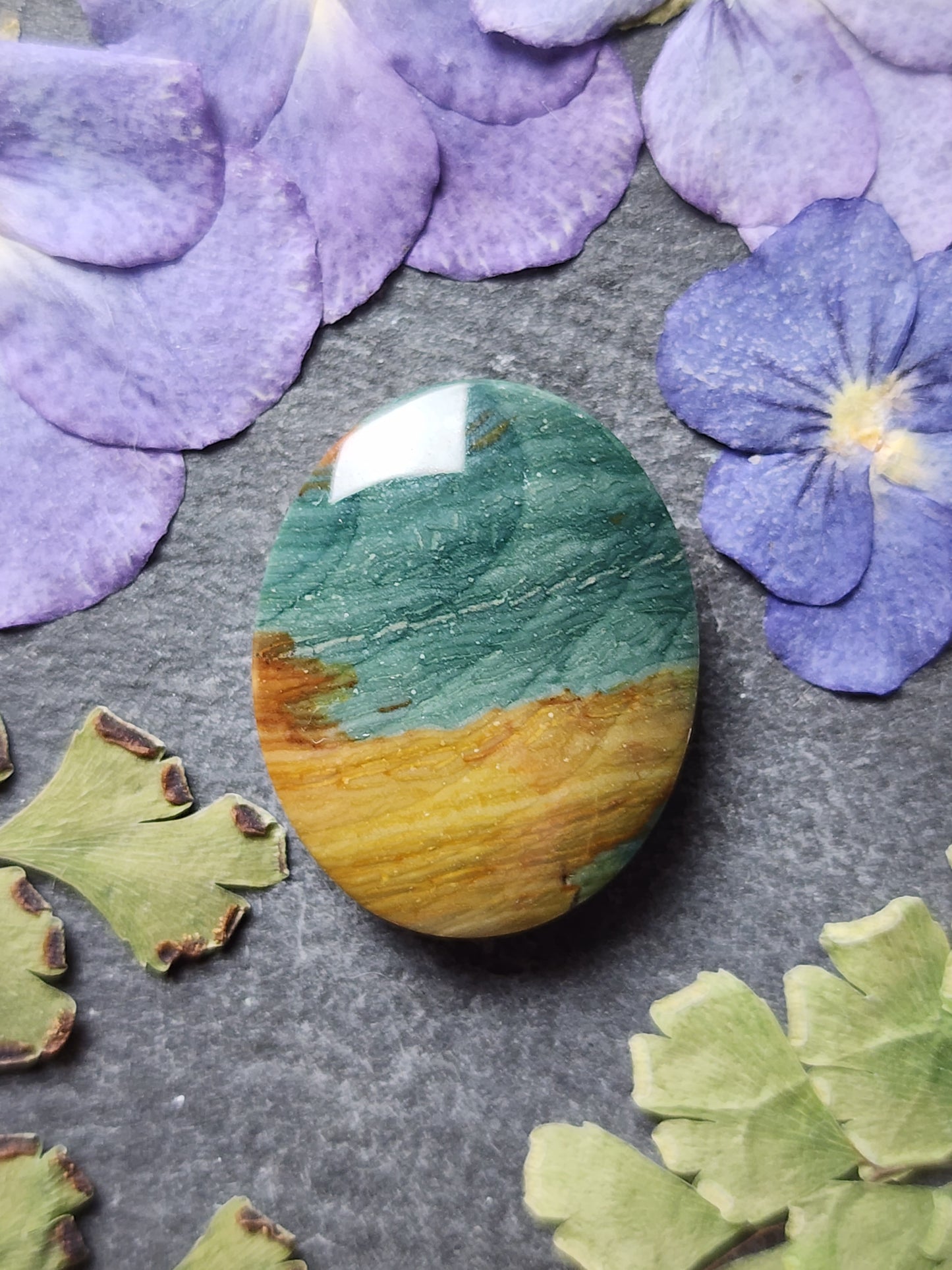 Gary green jasper/ Larsonite
