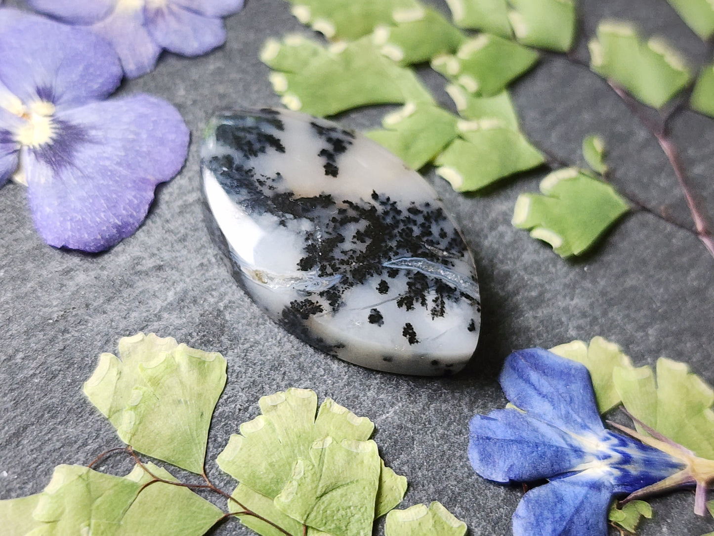 Amethyst sage agate