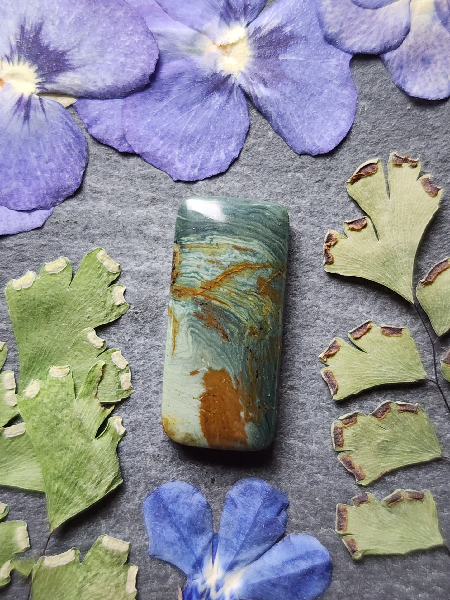 Gary green jasper/ Larsonite