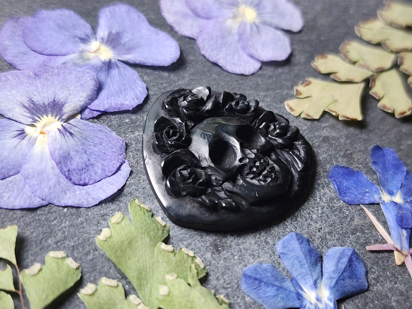 Skull & Roses