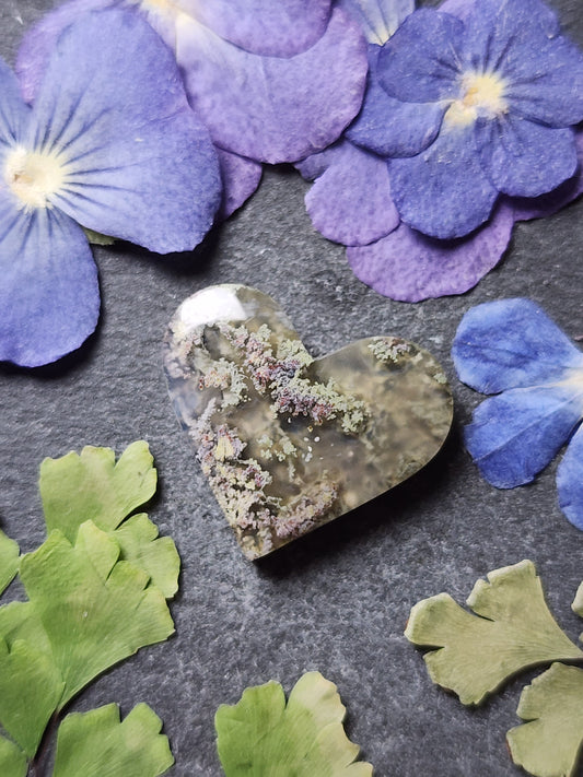 Garden moss agate heart