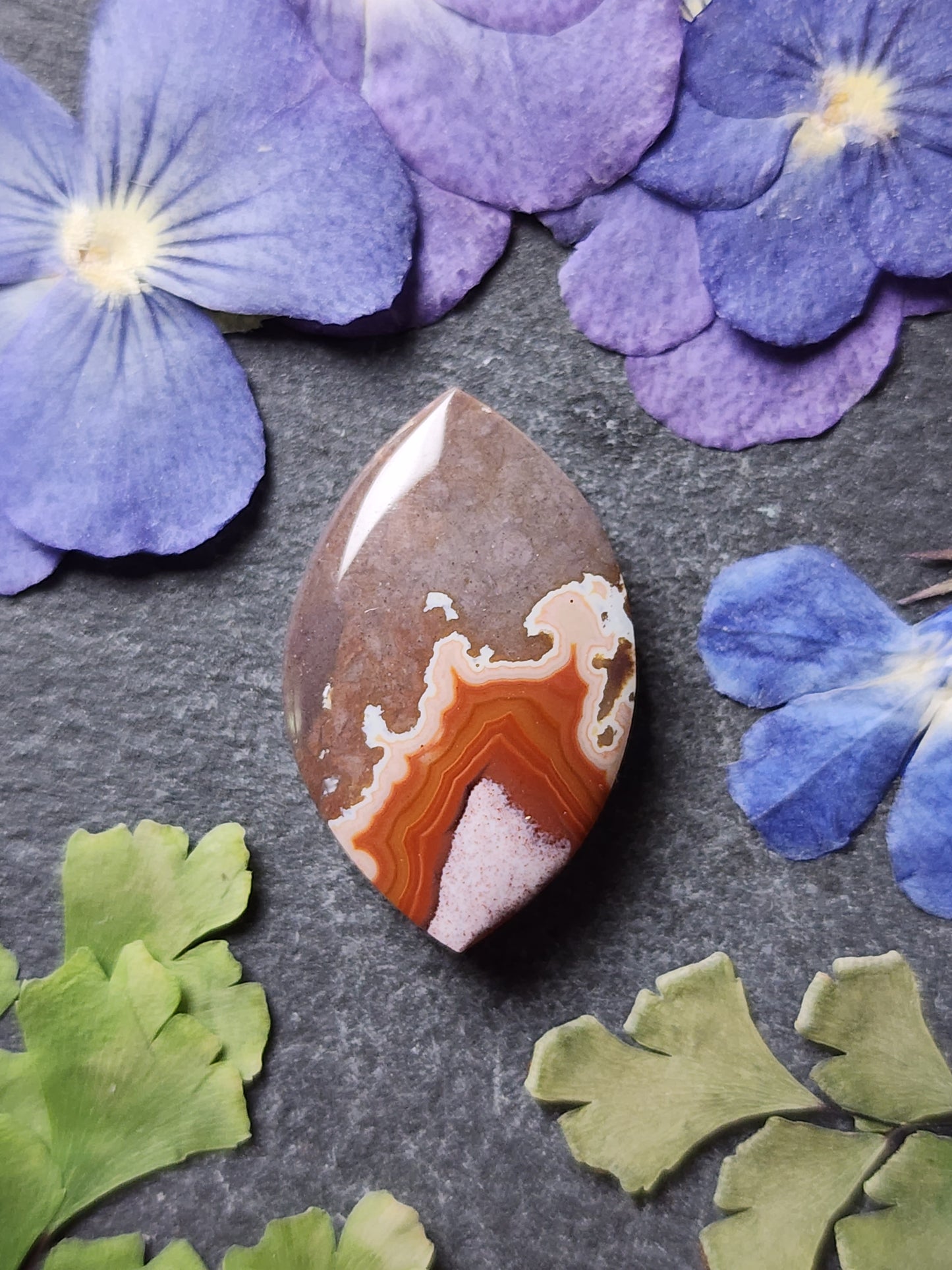 Dryhead agate