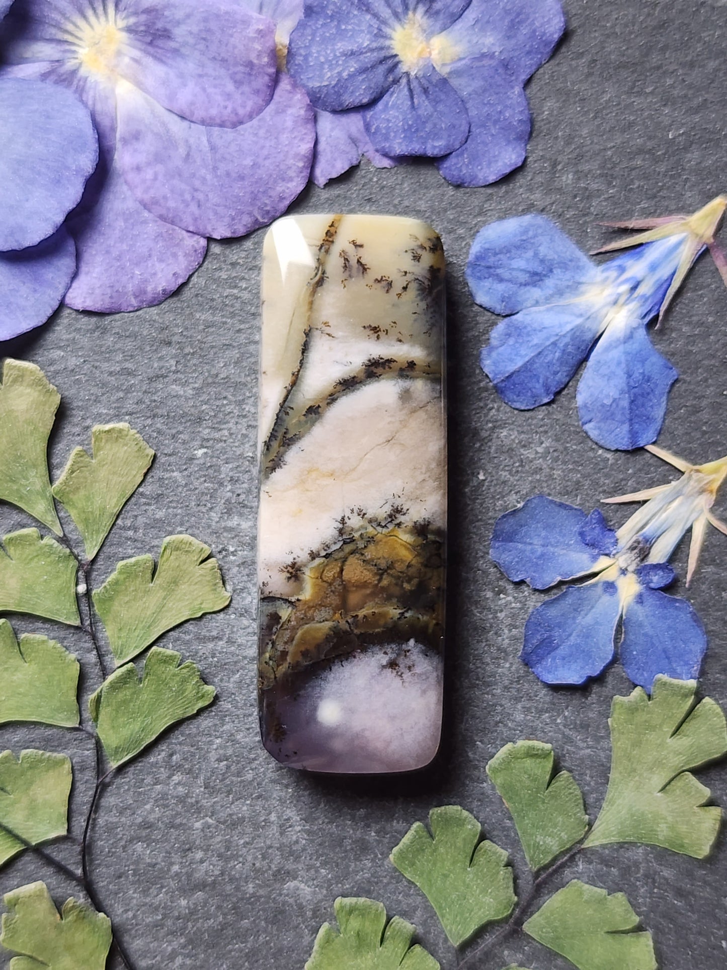 Amethyst sage agate