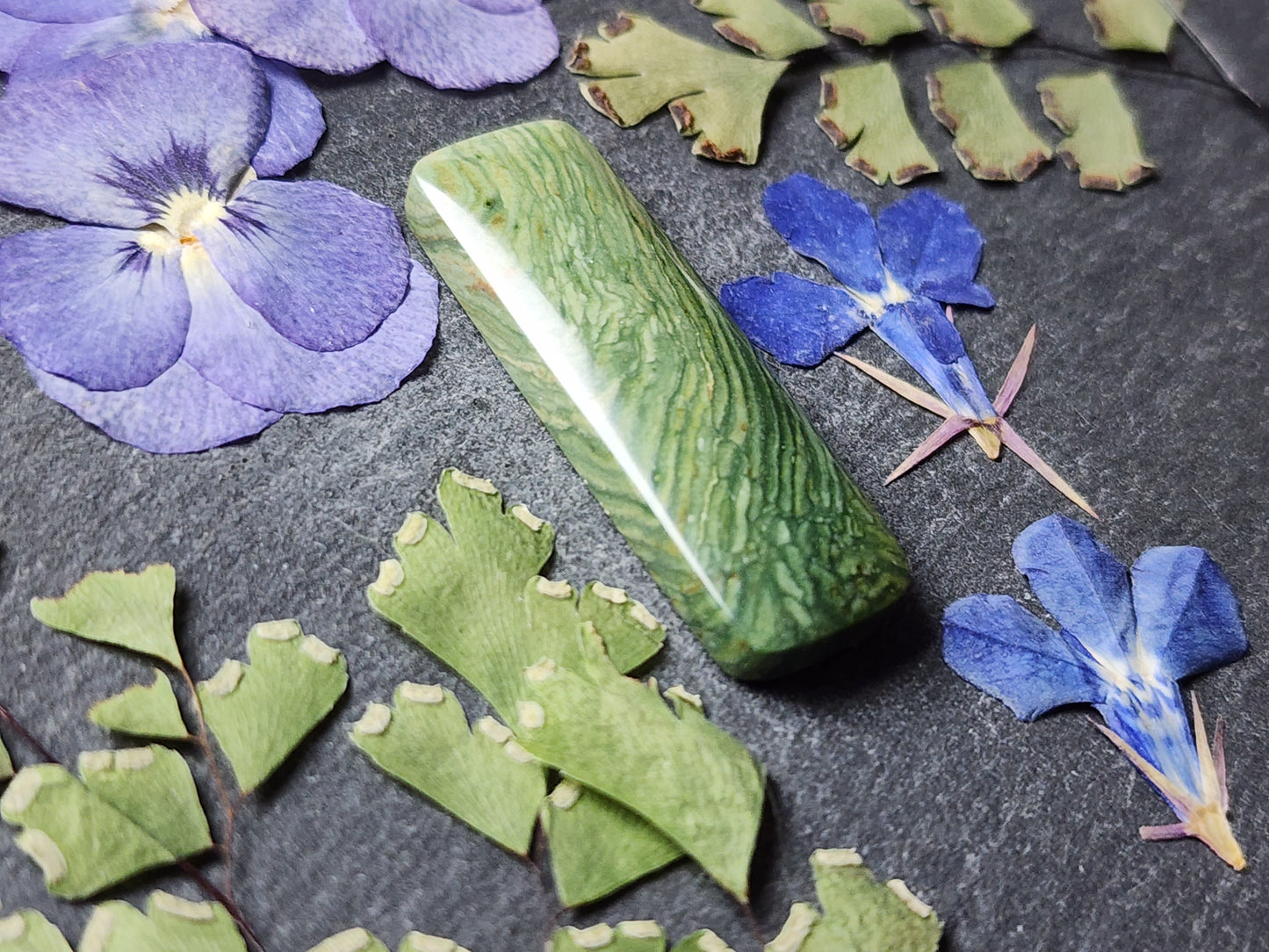 Gary green jasper/Larsonite