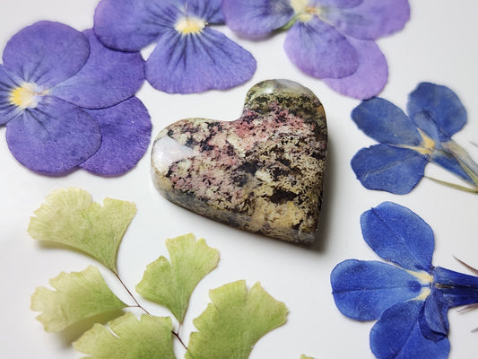 Garden Moss agate heart