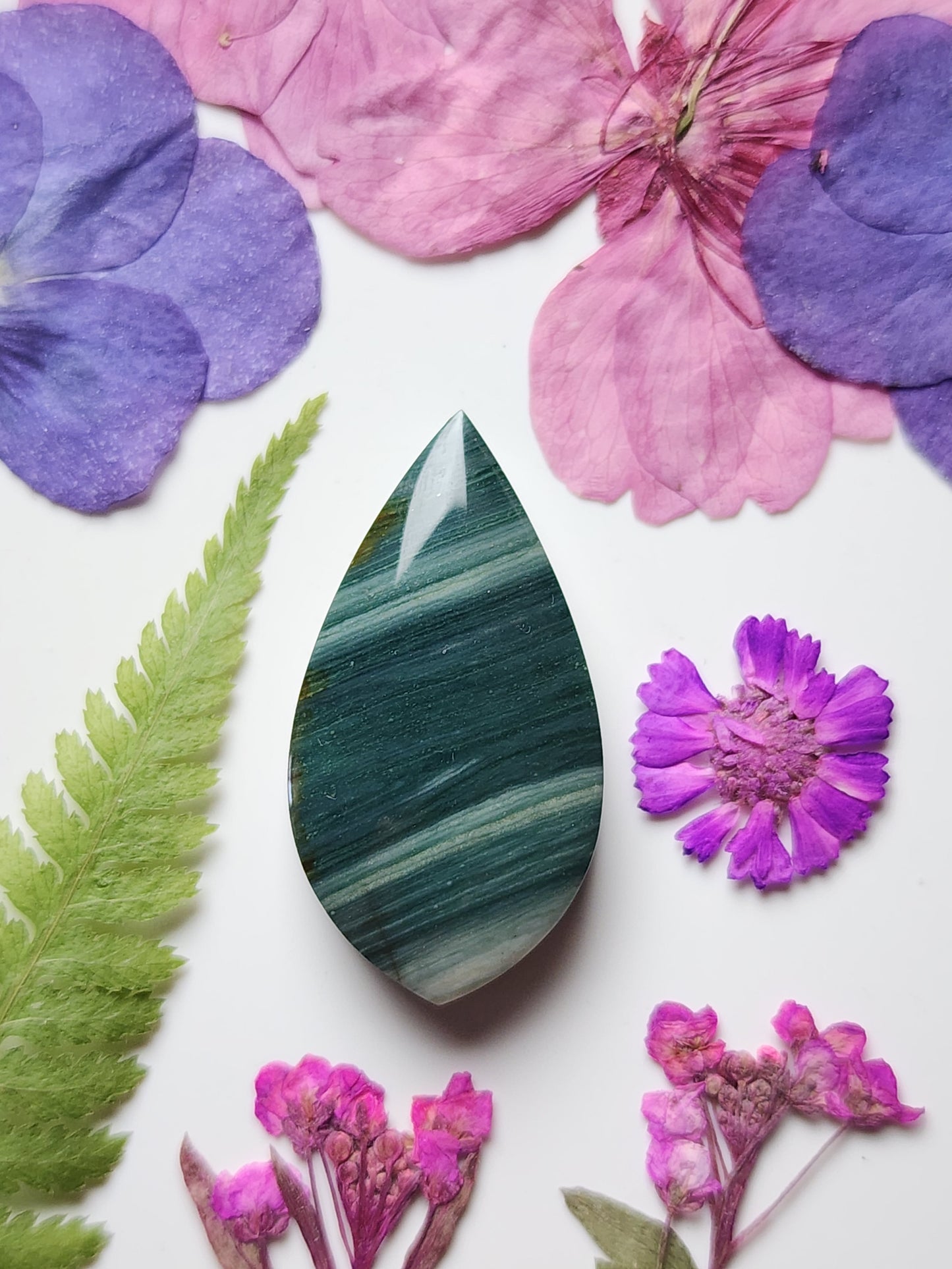 Gary green jasper/Larsonite
