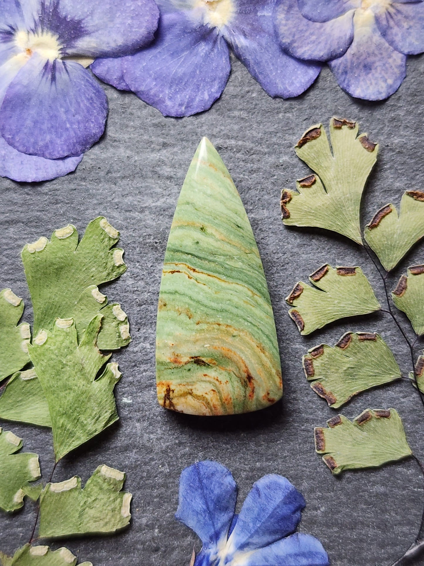 Gary green jasper/ Larsonite