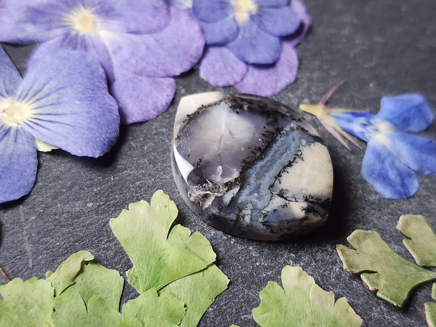 Amethyst sage agate