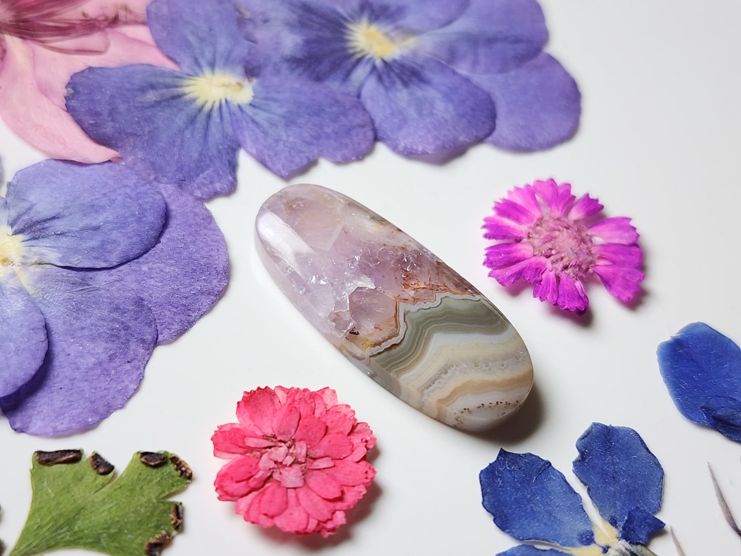Amethyst lace agate