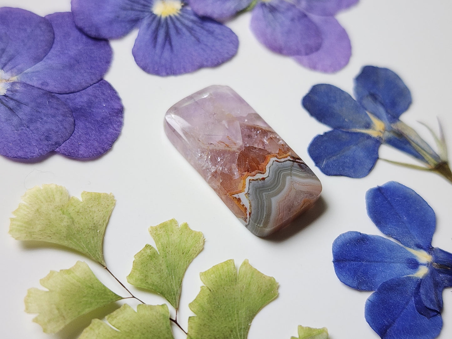Amethyst lace agate