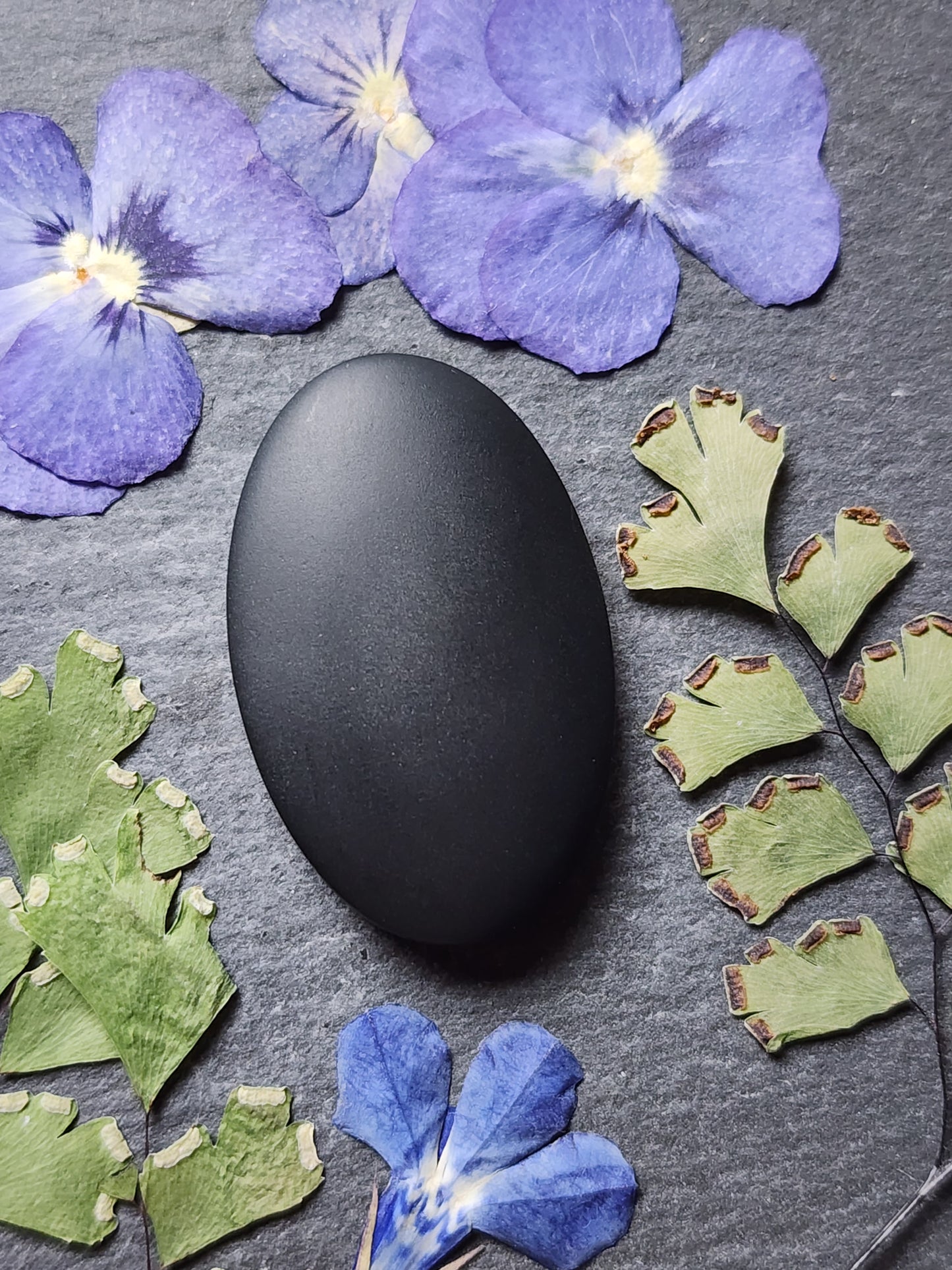 Black jade Actinolite (matte)