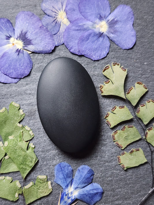 Black jade Actinolite (matte)