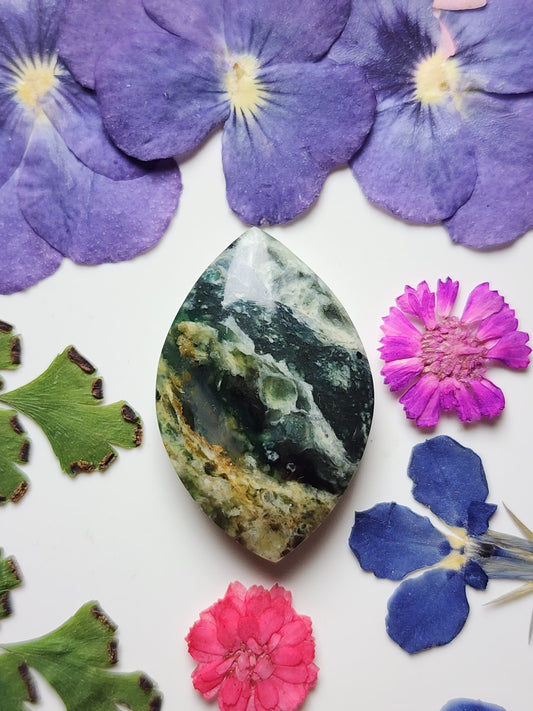 Clear Creek plasma agate