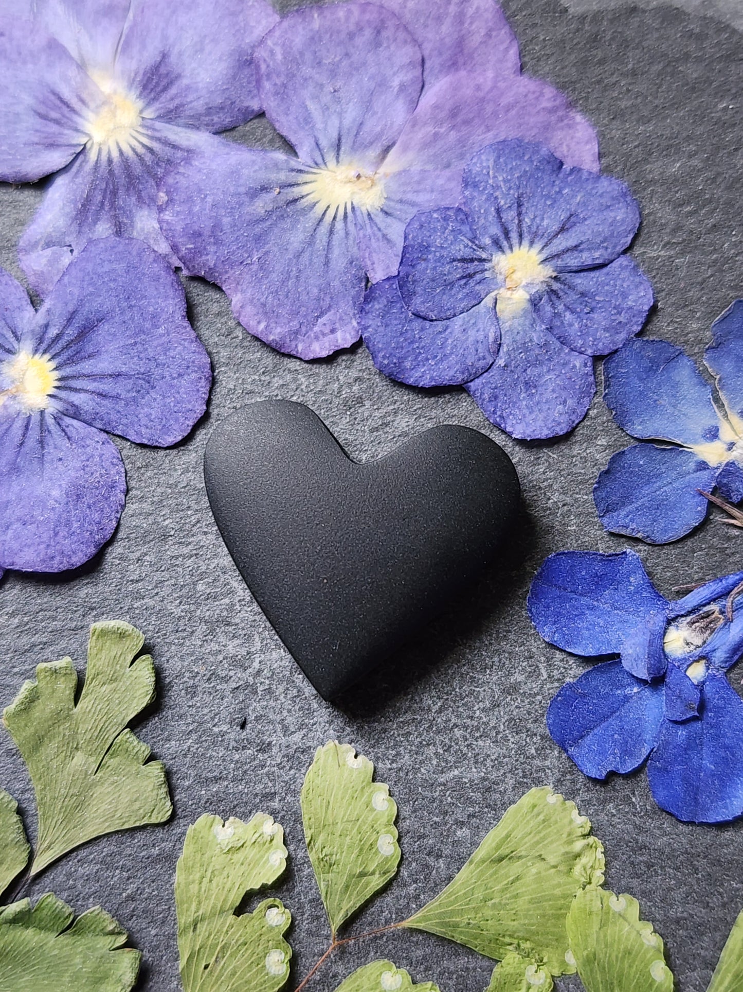 Black jade Actinolite heart (Matte)