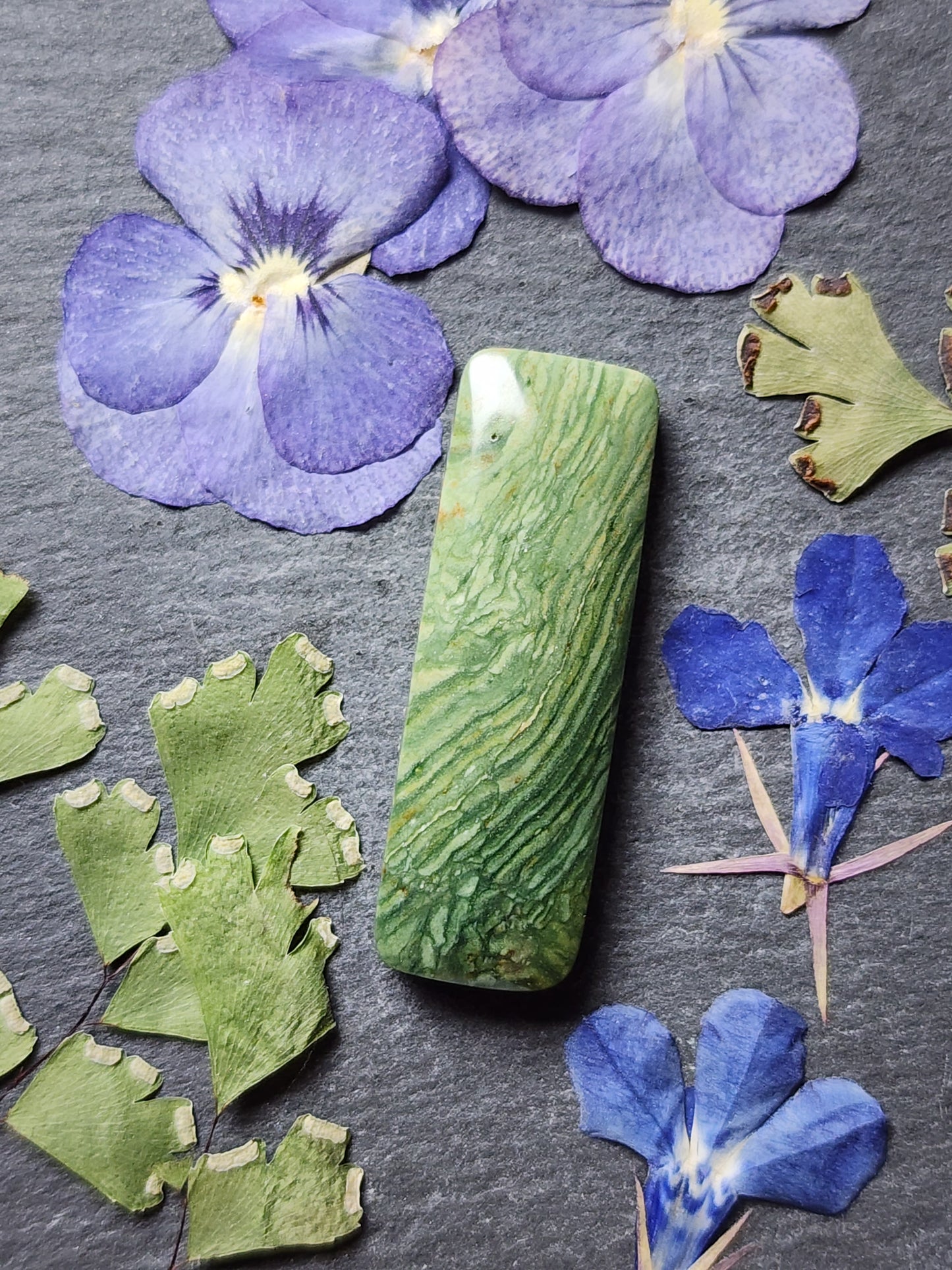 Gary green jasper/Larsonite