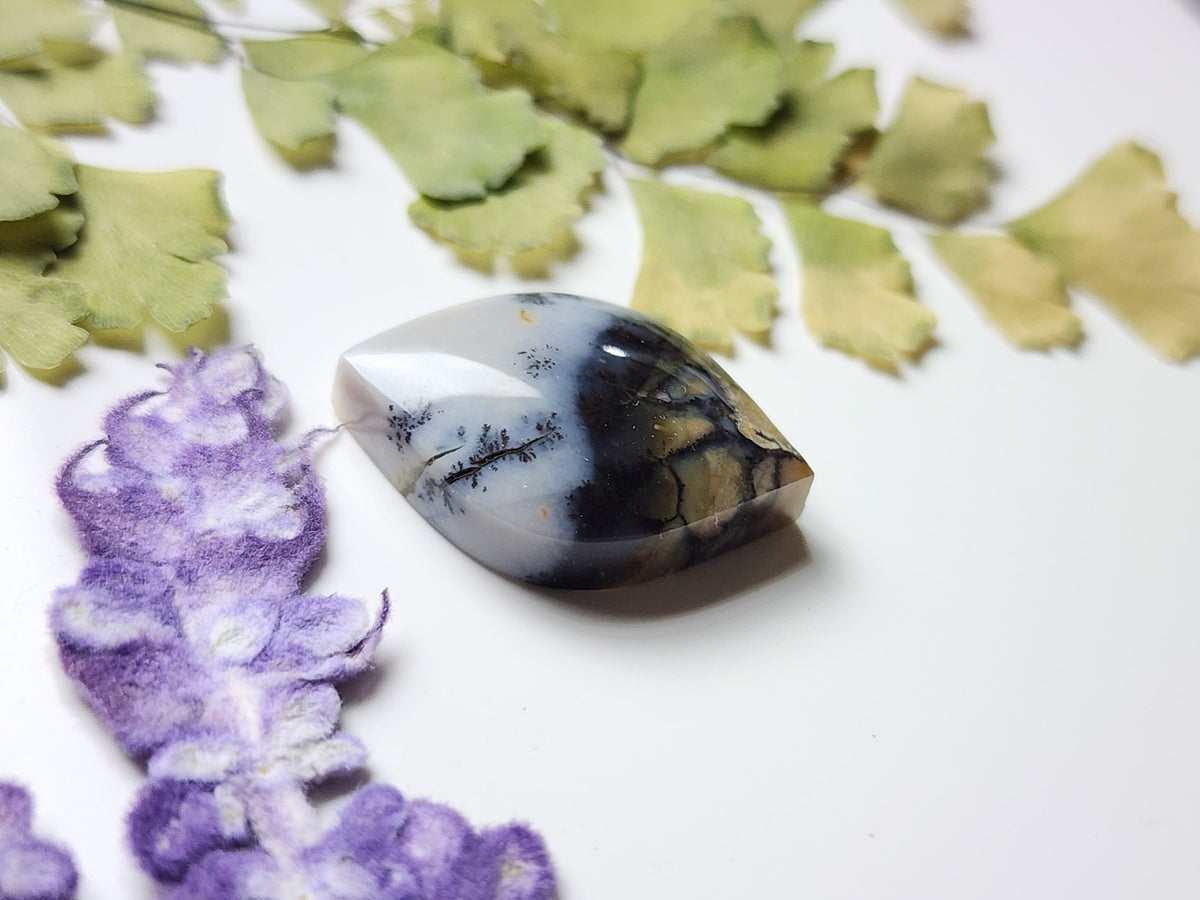 Amethyst sage agate