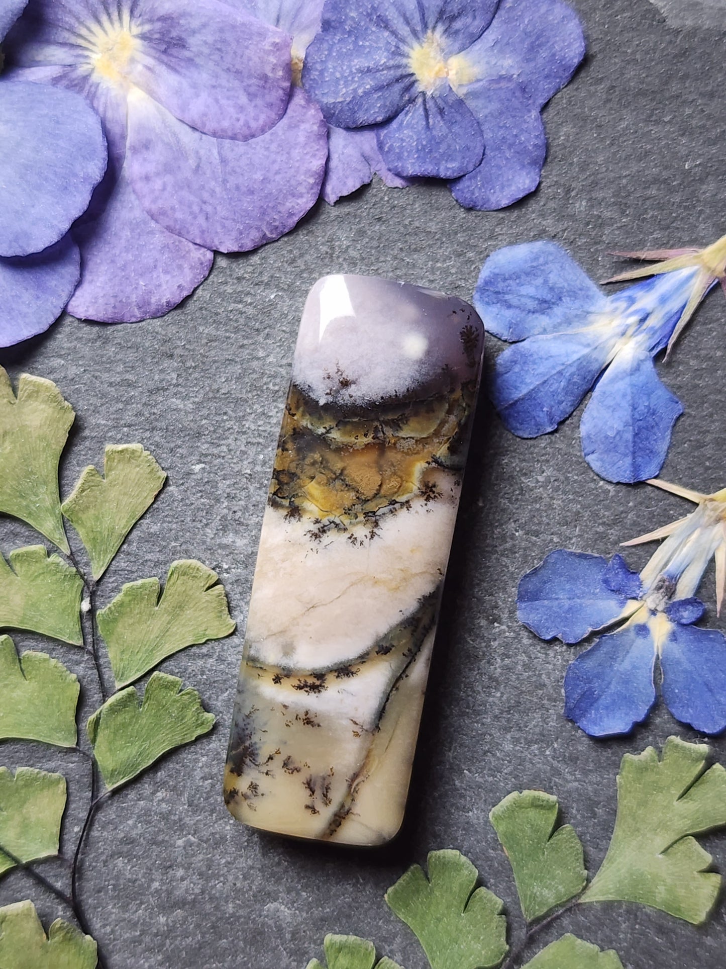 Amethyst sage agate