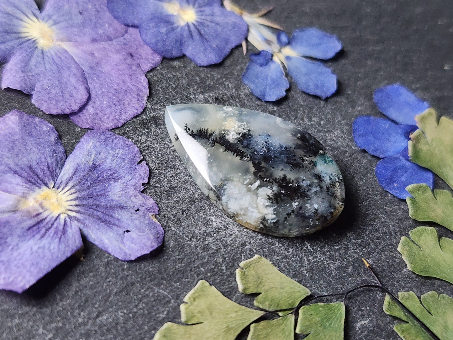 Australian Chrysoprase with dendrite